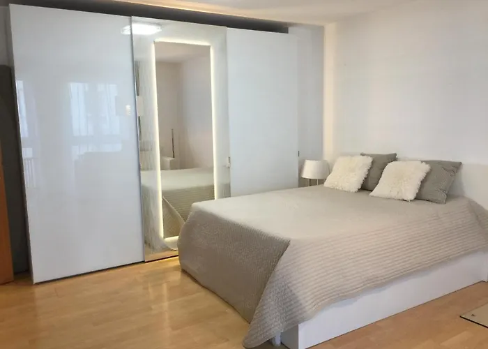 No Smoking, Cozy Apartment In Top Location 15 Min To Center
